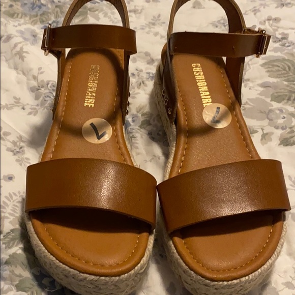 Shoes - Women size 7 sandals
